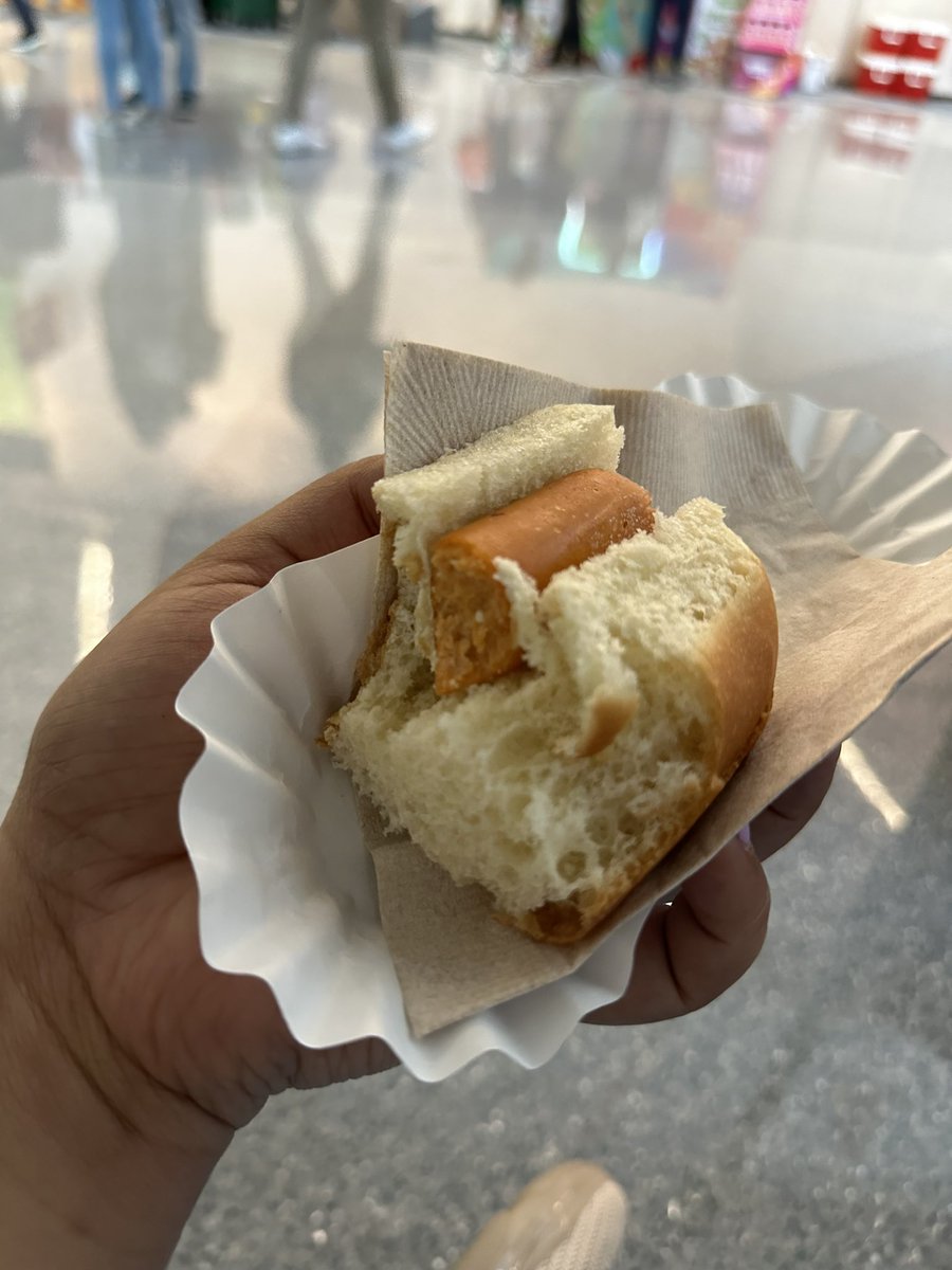 BelProtomartir's tweet photo. At #ExpoWest trying lots of fun innovative natural foods. But like also some not so fun foods (like this salmon hot dog 🫣) https://t.co/RFfhPugdil