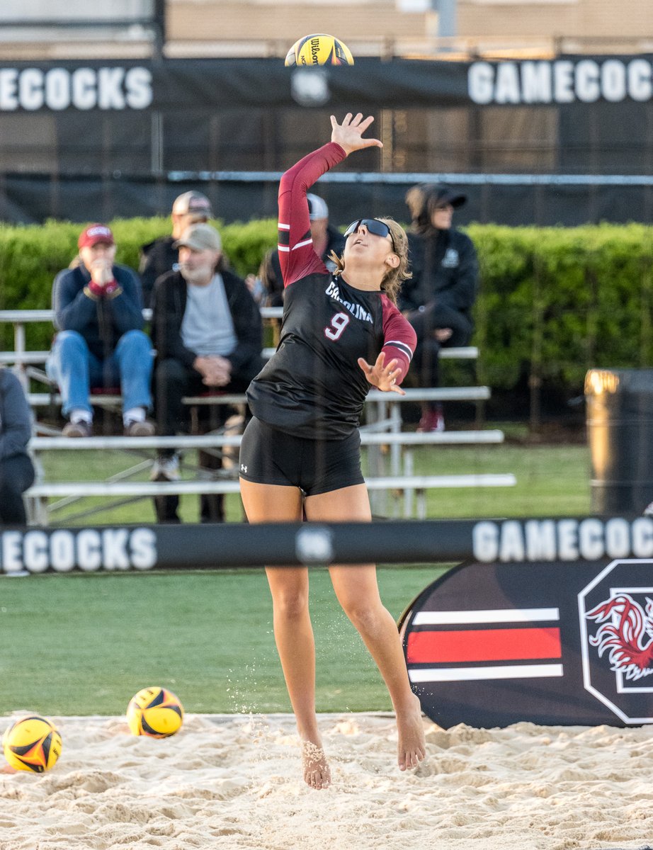 SCORE UPDATE: Gamecocks vs. No. 12 Stetson
4: 15-21, 21-11, 15-12 | 1
5: 13-21, 21-15, 12-15 | 2
Ex: 21-16, 18-21, 9-15

Had to get one and got it, now it's on to the second wave with the score tied at 1-1!

LIVE RESULTS: bit.ly/3mLUZ20