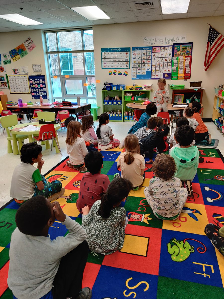 NoorulainSyed4's tweet photo. Today one of our student was our mystery reader. She did an amazing job reading her favorite story from home to the class. I am so proud of her. I am excited to see who will be our next mystery reader. 😎#1grade #readingcommunity @ManningOaksFCS https://t.co/RImkOJaNWe