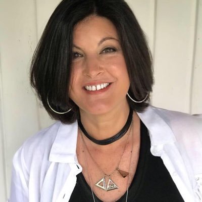 #AHORA Hablamos con la dramaturga Nora Schiavoni sobre la obra "Mariquita, la
verdadera revolución".

🎙 Nora Schiavoni en #MesitaAfuera
📻 provinciaradio.com.ar