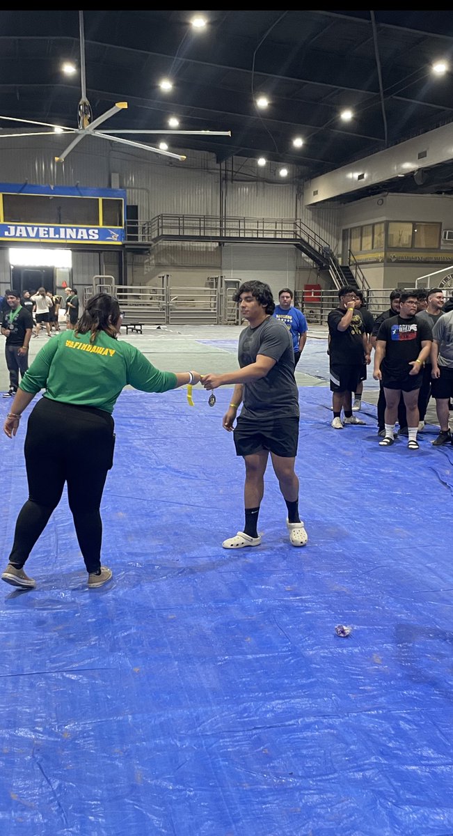 KC Powerlifting tweet media