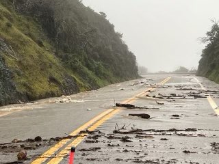 CaltransD5's tweet photo. On the #BigSur Coast: The southern closure of #Hwy1 has moved back to #RaggedPoint. Crews made progress today to address damage from winter storms including active &amp; unstable slides, rockfall, &amp; water &amp; debris in the roadway. Crews will continue to work all daylight hours. https://t.co/qSJLiinJdT
