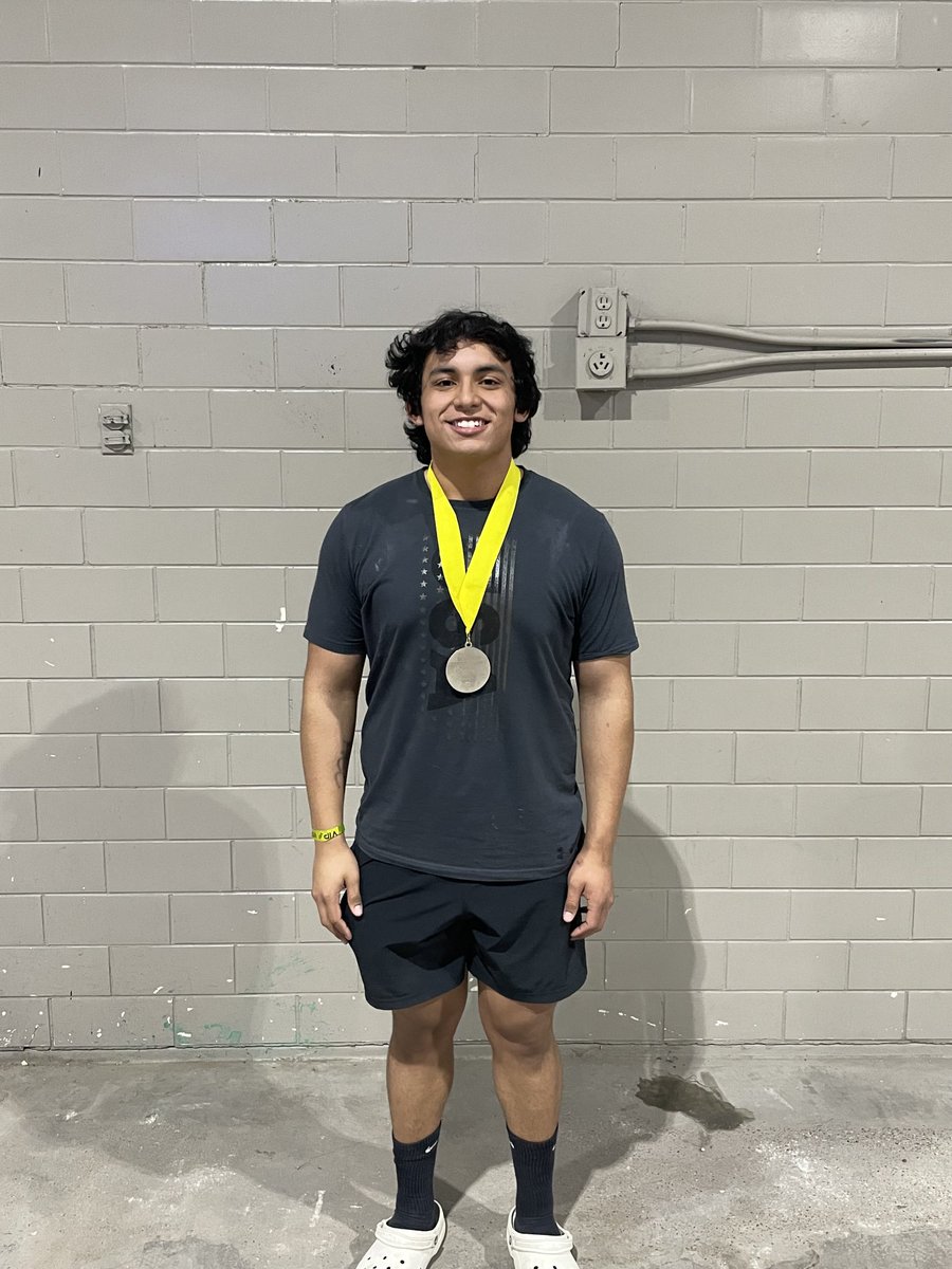 KC Powerlifting tweet media