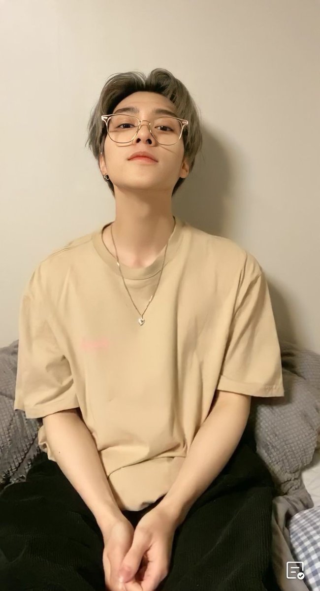 restarting !!

[ day 2 ] 🏹

hi, i'm yuni ! 
currently looking for more filo interactive moots ! 

⌗ not new to #stantwt or #kpoptwt
⌗ looking for nctzen, stay, my, fearnot, bunnies and moa moots 
⌗ any other fandom is also welcome 
thank you ! <3

♡ / ↺ to be moots