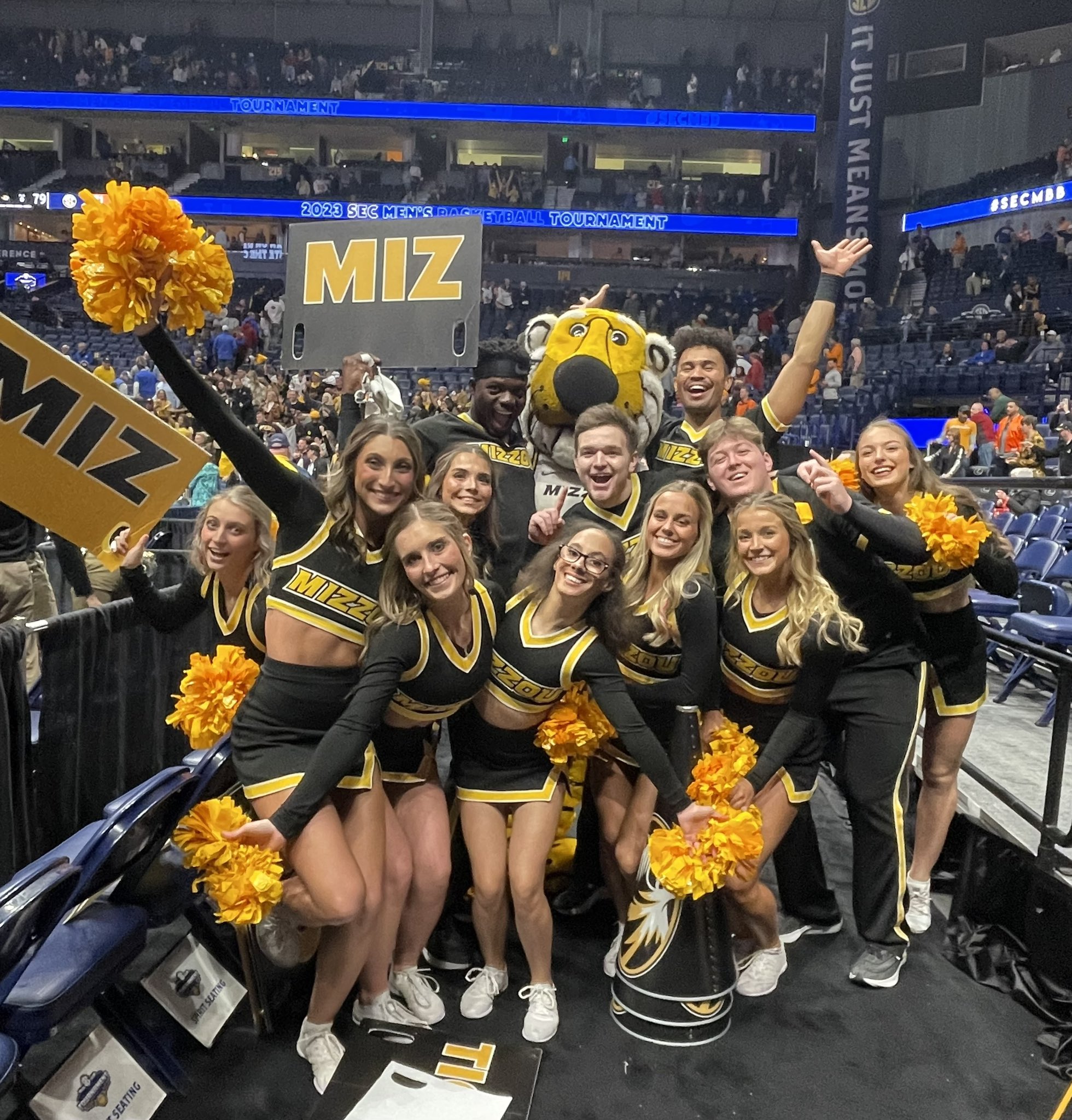 Mizzou Cheerleading (MizzouCheer_) / Twitter