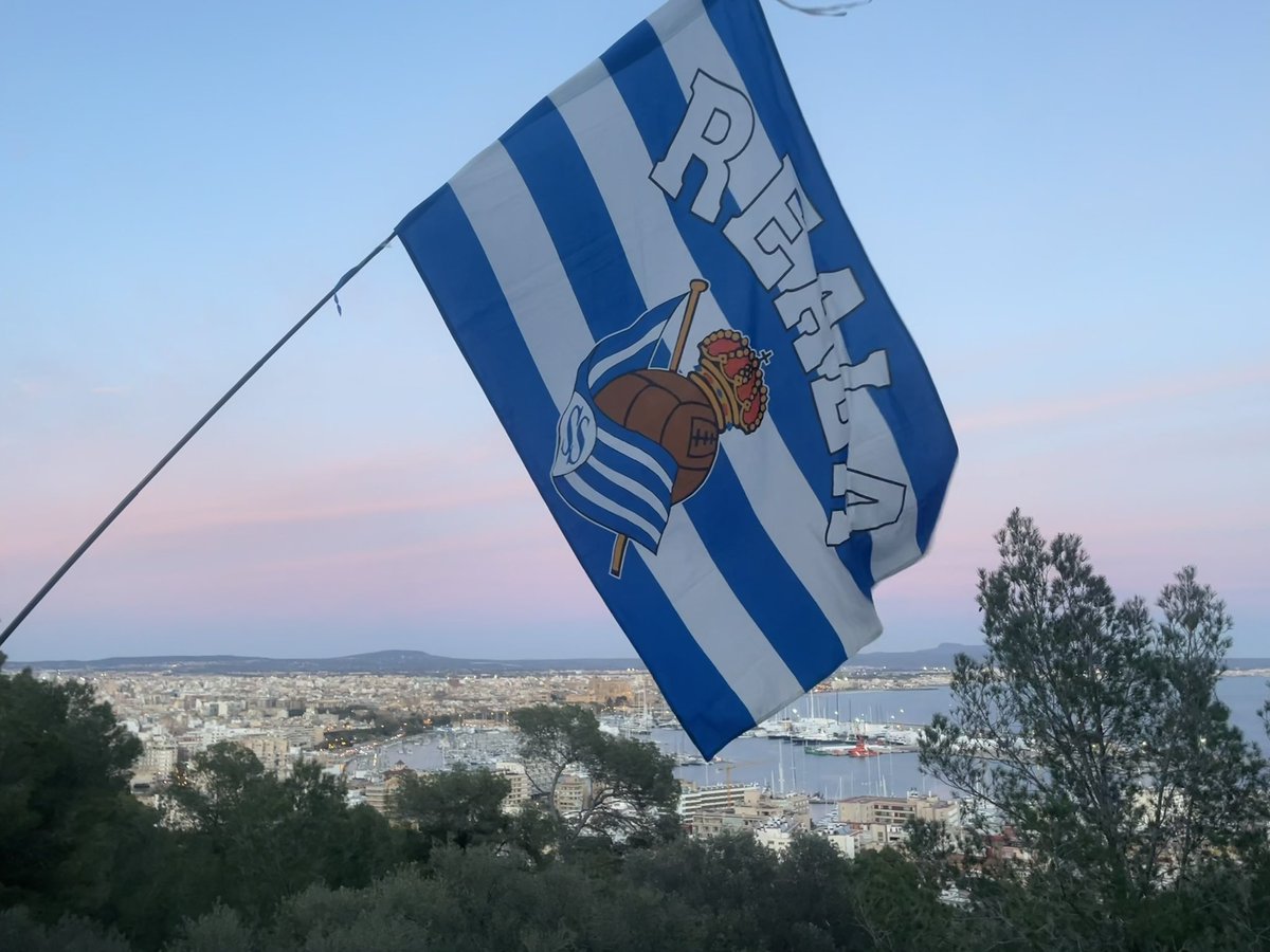 GouMarta's tweet photo. 💙🤍Mallorca 10-03-23🤍💙
#AurreraReala#RealSociedad#goutxumundo🤸‍♀️ https://t.co/G4ODJkdUiz