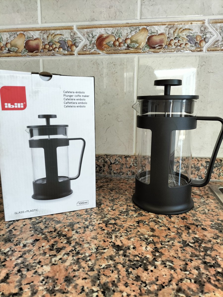 Comenzamos con las nuevas cafeteras  en#RoyalTenerifeContryClub# <a href="/Marialuisagarec/">Maria Luisa GA</a> <a href="/Laura_RCTF/">Laura_RC</a> <a href="/Milacompi/">Mila Soto</a> @TaniaSanxenxo <a href="/DeliaHe34898005/">Delia Hernandez</a> <a href="/Oscar3637483977/">Óscar Socas</a> <a href="/NoemiSeco_12/">Noemi Seco</a> <a href="/SoniaMerayo/">Sonia Merayo</a>