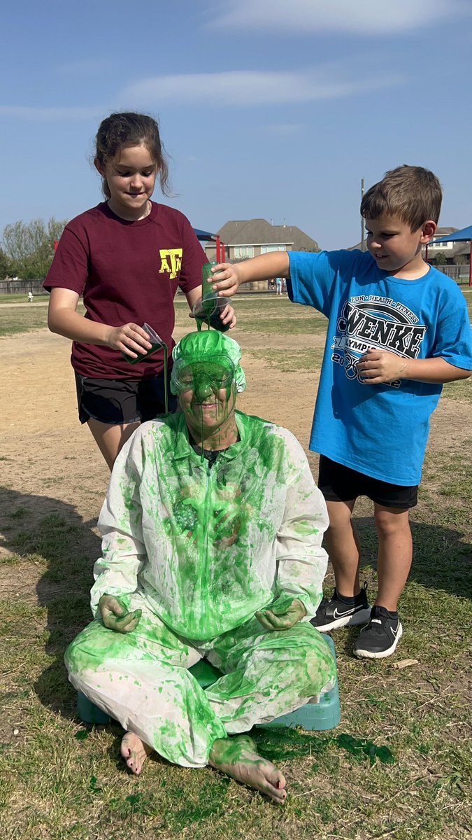 SwenkeCFISD's tweet image. We ended the day with a little slime! #SwenkeProud #KHC #CFISDSpirit
