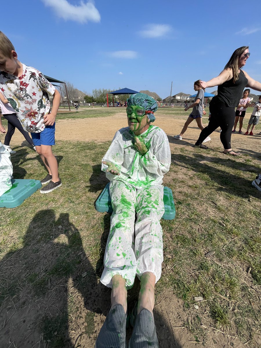 SwenkeCFISD's tweet image. We ended the day with a little slime! #SwenkeProud #KHC #CFISDSpirit