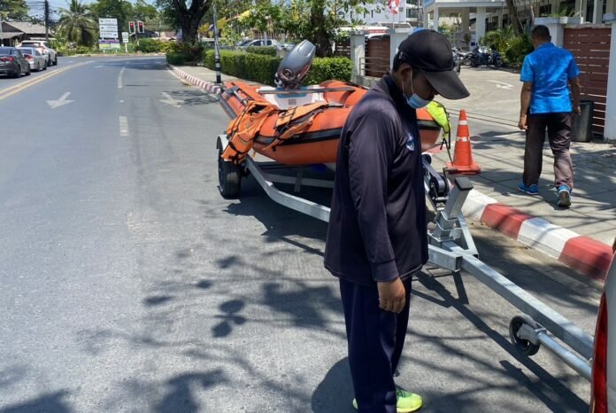 ASEANNOWTH's tweet image. Body Found Floating in Rawai Possibly Missing Romanian Diver ➡️ aseannow.com/topic/1288837-…

#BodyFound #Rawai #MissingDiver #Romanian #News