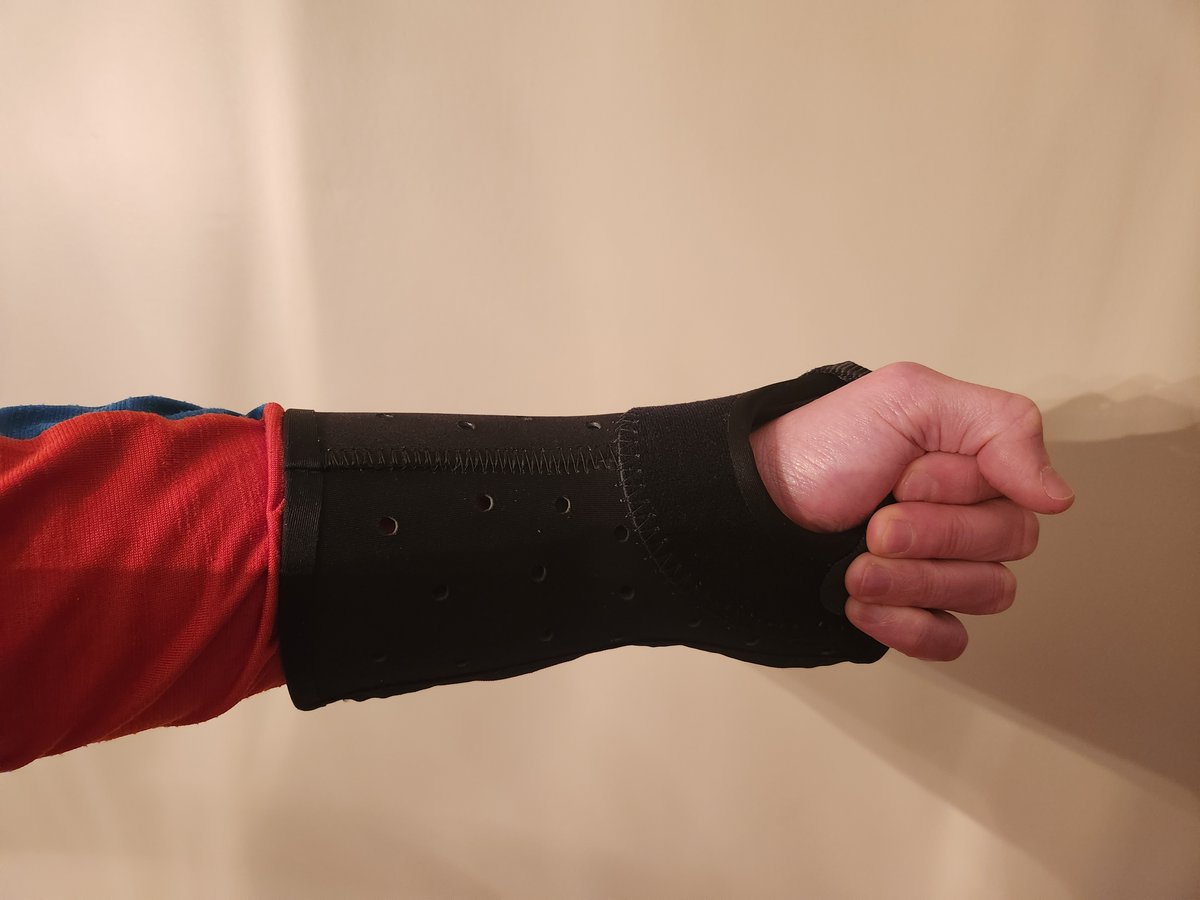 RndmForestRunnr's tweet photo. Falling off a ladder and breaking my wrist was really just a ploy to get the doctor to fit me with one of these for Barkley. The BriarShield 3000™️. It's also much more secure for storing pages than a waist belt. 😂😢 #bm100 #scheduledtweet https://t.co/lPh8kvNQOA