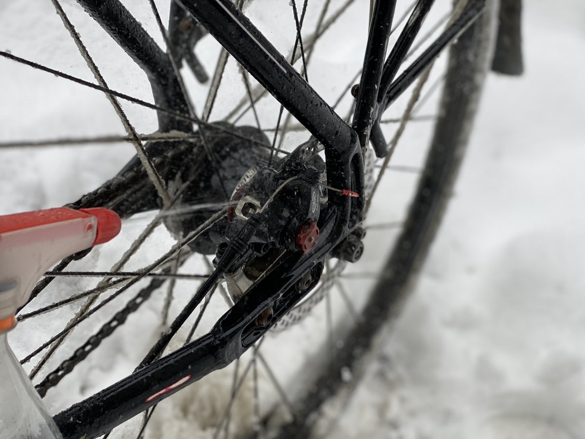I’ve been giving my bike the official @jnyyz treatment (hot water from garden sprayer) regularly this winter to clean off the slushy brine and hopefully slow the corrosion a little. Seems to be working. Safe winter riding everyone.