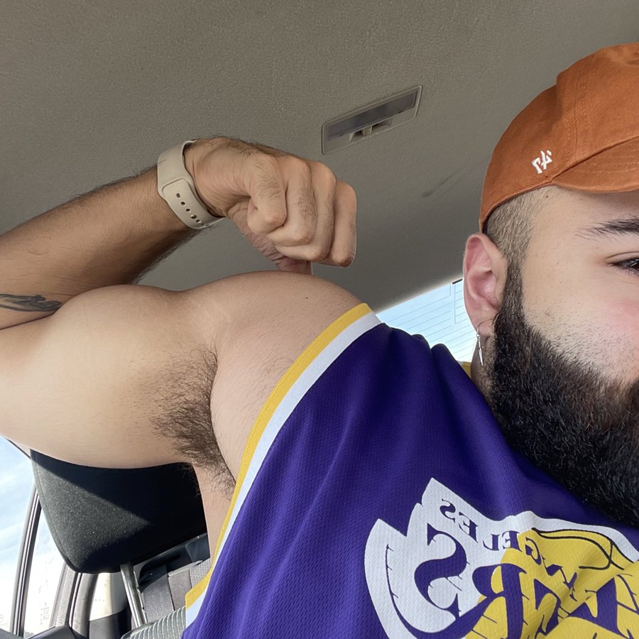 Fq5dUIlXsAMMXX8?format=jpg&name=900x900