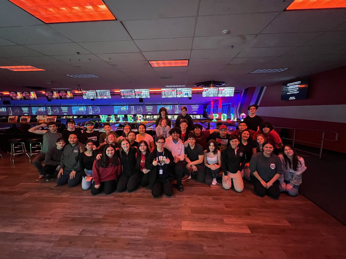 LeydenPolo's tweet photo. 2nd annual Leyden Water Bowlers! #LeydenPride https://t.co/YNlQAUvZ8t