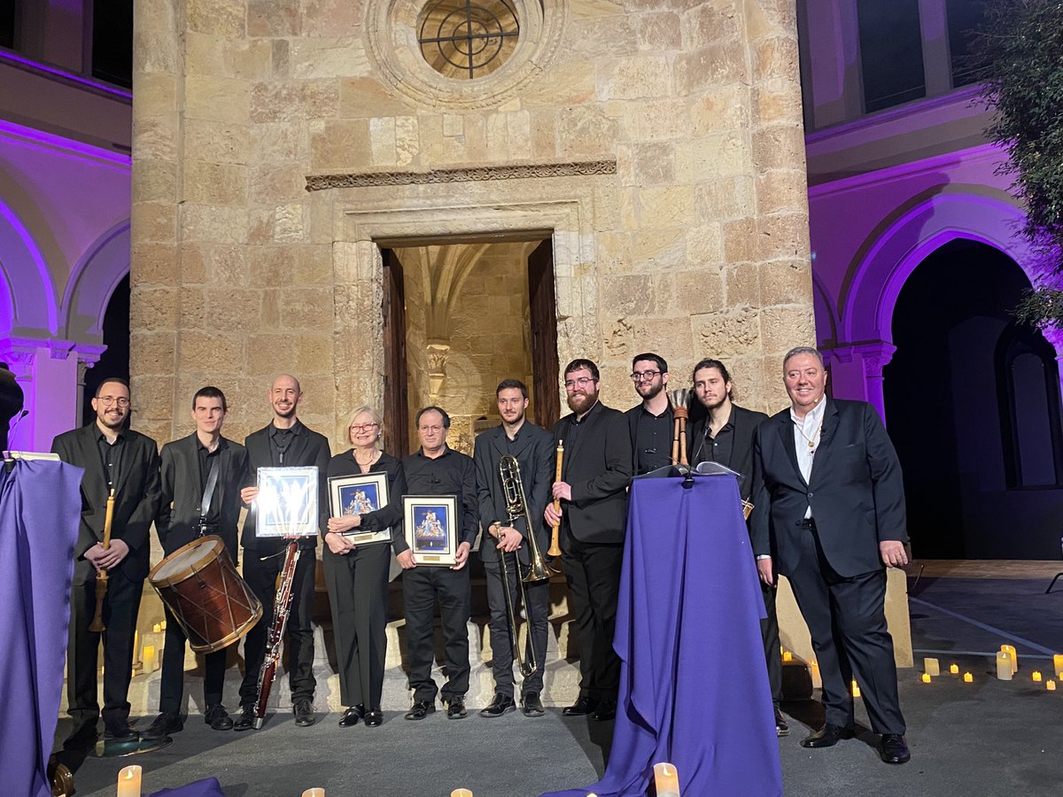 Avui acte commemoratiu del nostre 75è aniversari. Un concert teatralitzat conduït pel president de la nostra entitat Jordi Folch Ras i amb la participació dels actors Viviana De Salvador Deop i Miquel Fernandez Lara amb la música de Cobla La Mitja Lluna. Un acte molt emotiu!