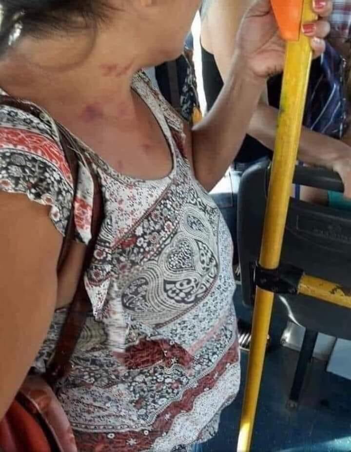_xmemes's tweet photo. A vida amorosa dessa senhora tá melhor que a minha. https://t.co/myNjflX71p