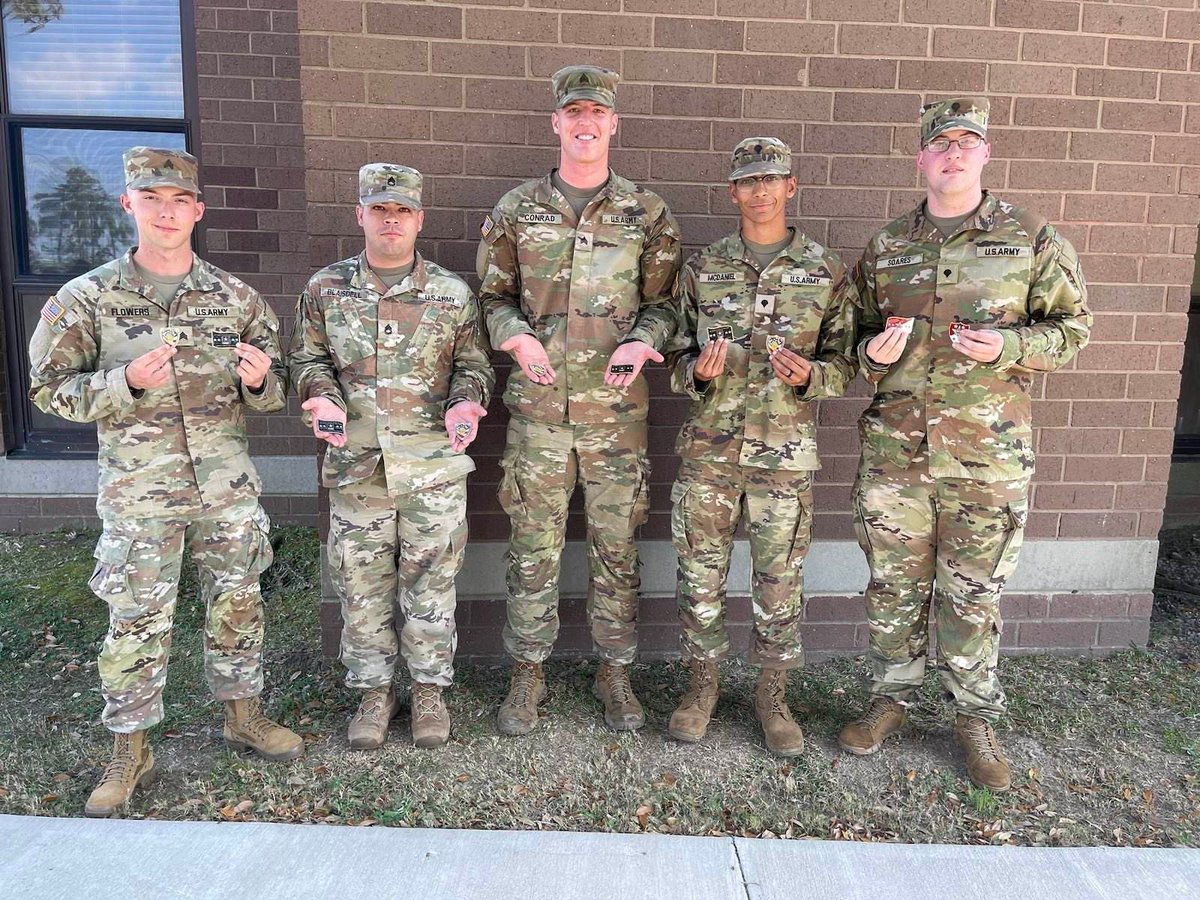 jaybabymcd's tweet photo. My son was recognized for re enlisted for 6 years, 
3 for stabilizing to maintain the abvs &amp; completing missions in germany as an abv operator completing the units missions! 
So proud! Thank you @USArmySMA @ArmyChiefStaff for taking your time to recognize these awesome young men! https://t.co/etrWN4J5j2
