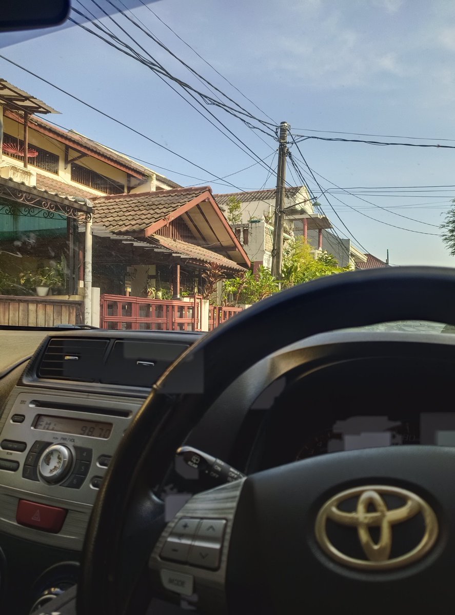 Kebagian juga huru-hara anter anak sekolah (padahal sabtu)