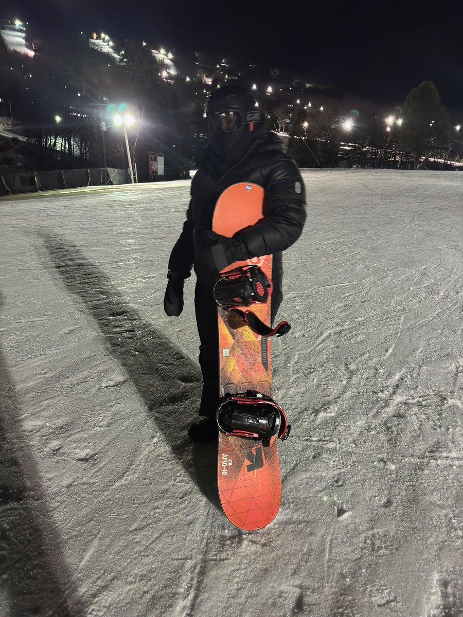 SRTJHOAN's tweet photo. Favorite Season: 🏂 ❄️ https://t.co/aZouF8qZ5q