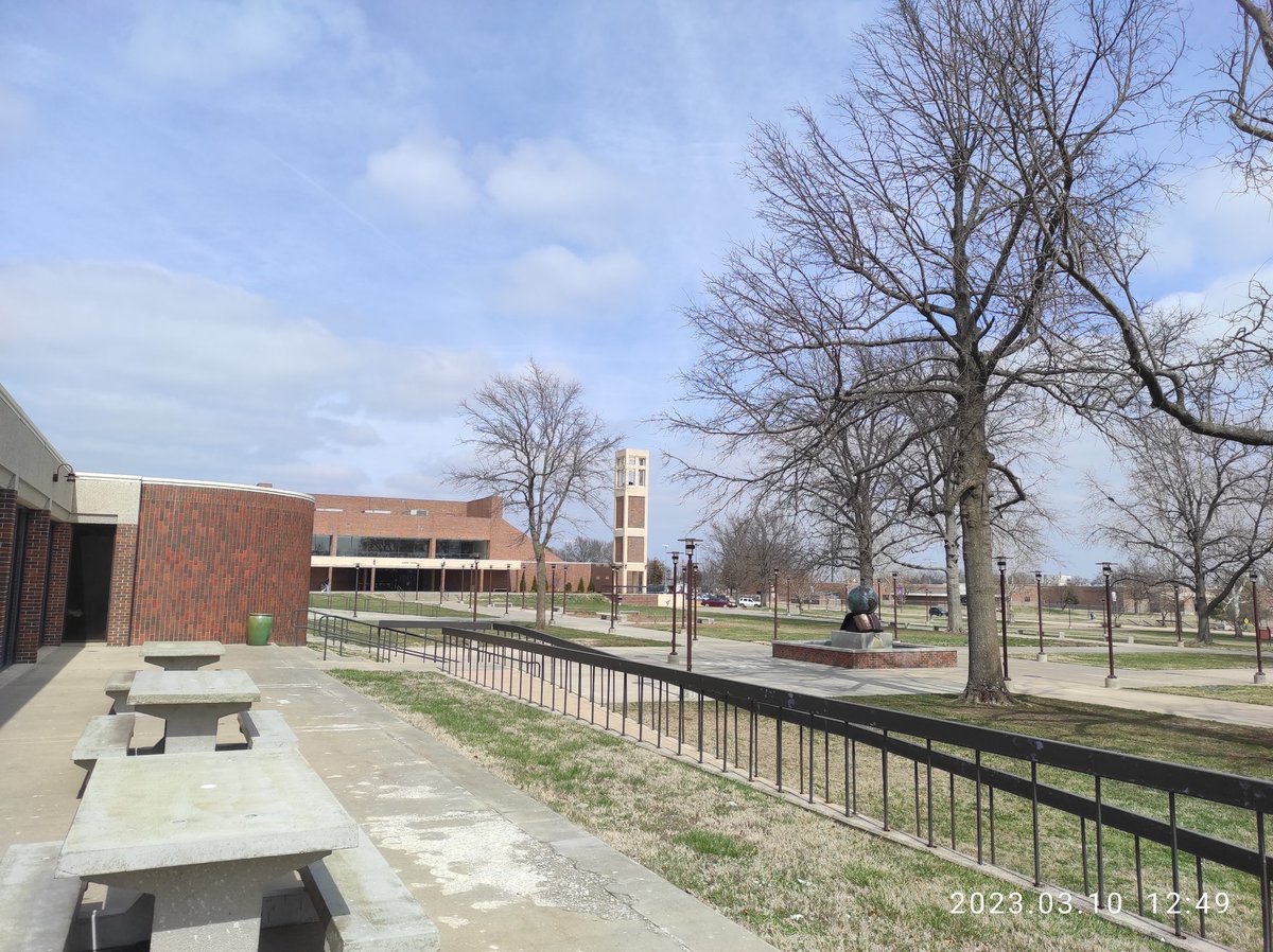 drdvdus's tweet photo. A Blessed Friday at SBU! #sbuniv #coolcolleague #coolstudent #welovesbu https://t.co/Xrm1Ol4ZCZ