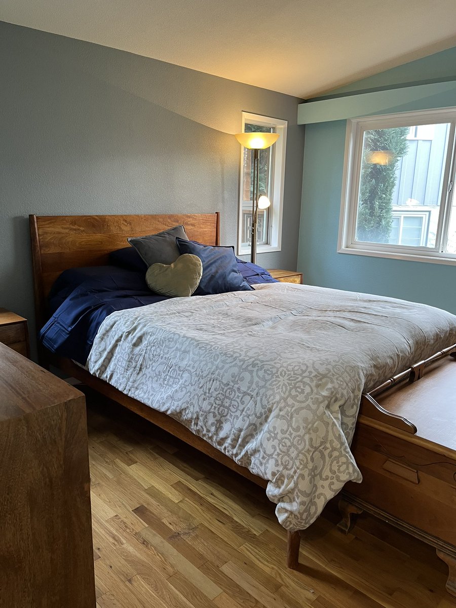 Thanks to @ShopLocalYYJ businesses for making my (almost complete) bedroom transformation a 10/10 
❤️ <a href="/DoddsFurniture/">Dodd's Furniture & Mattress</a> <a href="/HeirloomLinens/">Heirloom Linens</a> @fabricland_ca <a href="/CloverdalePaint/">Cloverdale Paint</a>
