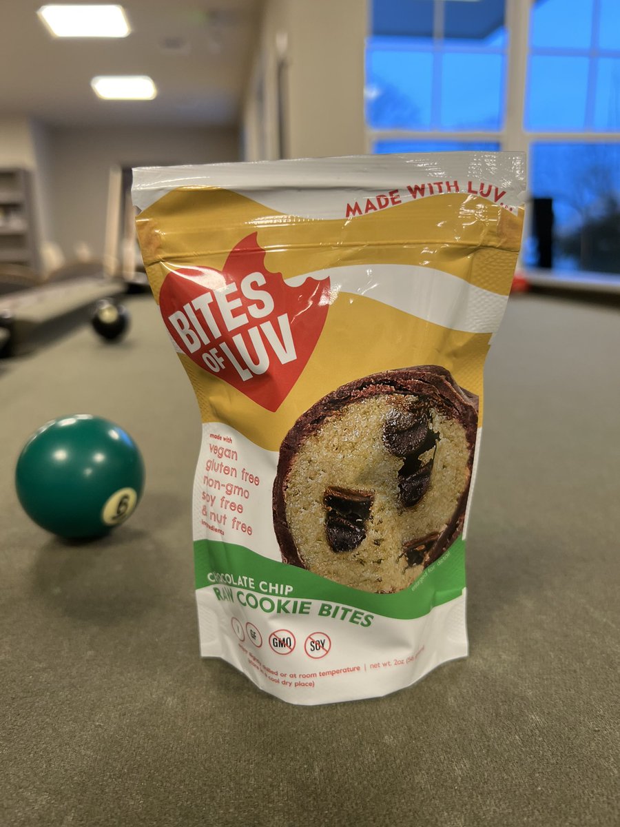 bitesofluvCA's tweet photo. #FridayVibes with @bitesofluvCA!! 

#chocolatechip #glutenfree #vegan #healthysnacks #YummyYummy https://t.co/AJdim9YVhZ