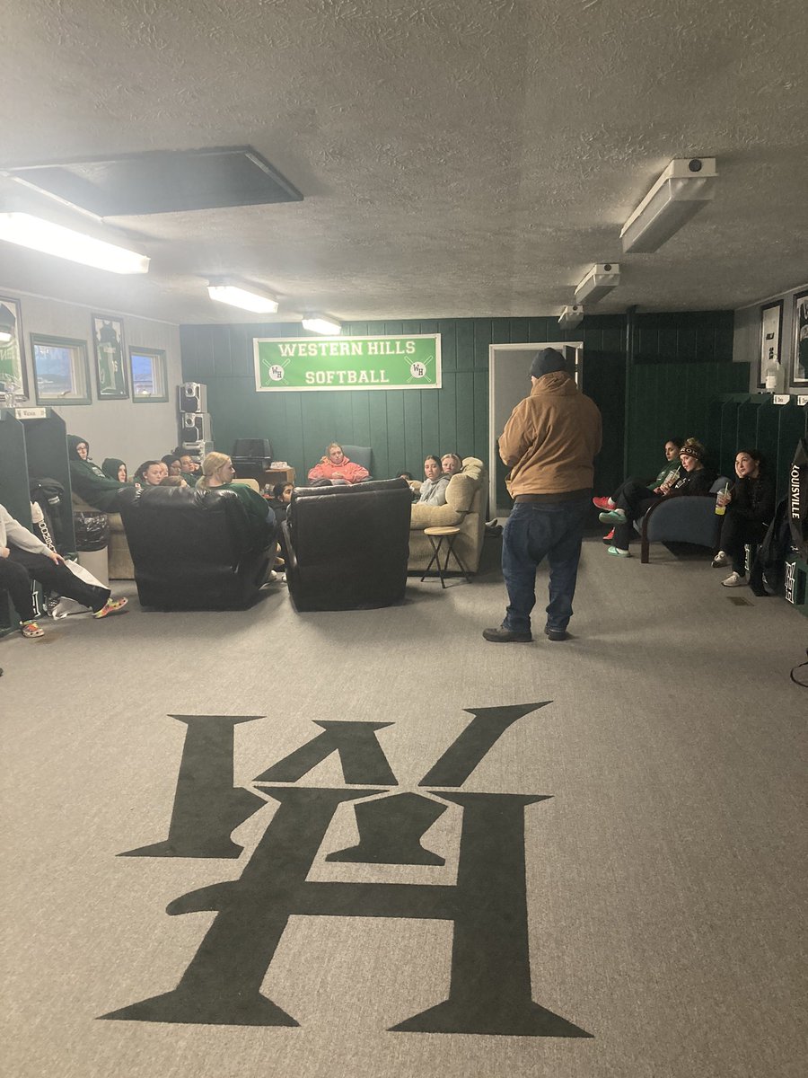Hills_SB's tweet photo. First FCA huddle of the year for our group.  Thanks to Mr. Ben Jeffries for coming out and sharing the message with our kids. #MorethanSoftball #HillsFamily https://t.co/GCwAz0F9On