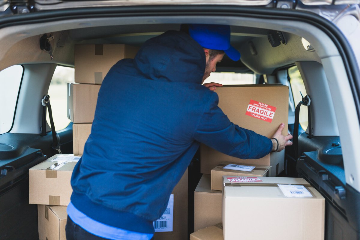 BearerDelivery's tweet photo. We provide a full range of professional removal services across London, so whether you’re moving into a larger home, downsizing, scaling your business or just needing a helping hand moving heavy furniture, our friendly team is here to help. https://t.co/toxxEHegFs