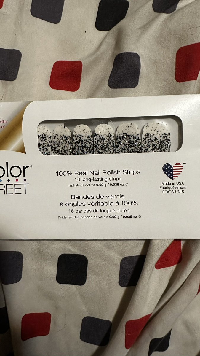 colleendiels's tweet image. This set by color street is called no holding back #becolorful #bebrilliant #becolorstreet #colorstreetnails