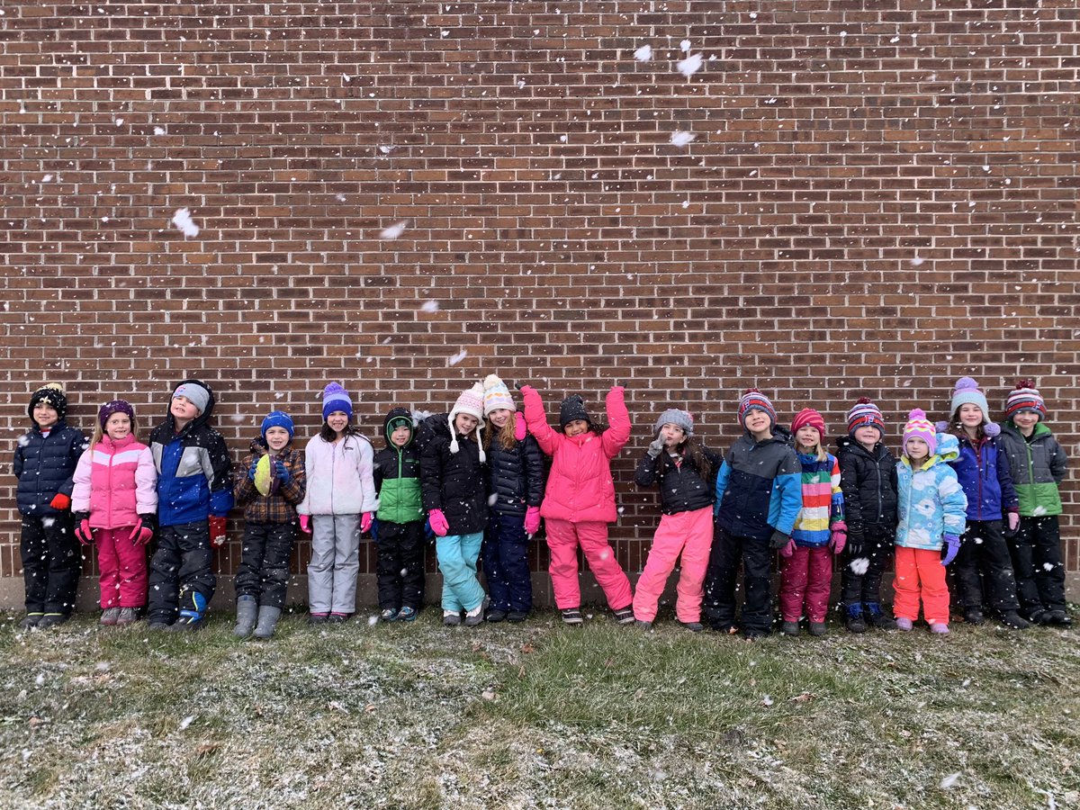 CarpenterDU1's tweet photo. If all the snowflakes were candy bars and milkshakes… ❄️🍫🥤 @Dudley_School @FCSDtweets https://t.co/pG0c2Z5N9x