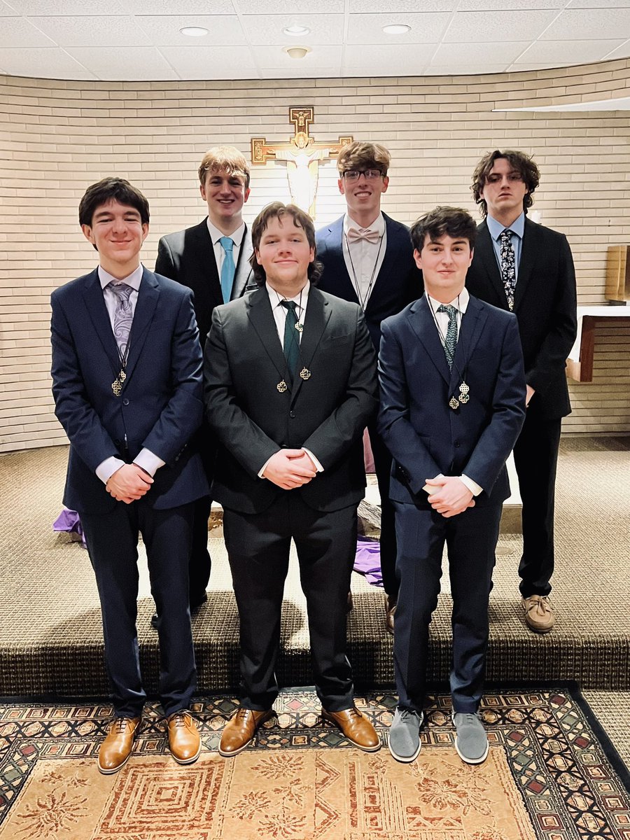 SaintPatrickHS's tweet photo. Thank you to seniors Mike Jurek, Tommy Jacobs, Patrick Briskey, Sean White, Eddie O’Rourke, and Patrick Heisler for leading our final Kairos Retreat of the school year. We are so proud of your hard work and the participation of our 37 retreatants! #FaithTraditionBrotherhood https://t.co/ccWmVJLCcX