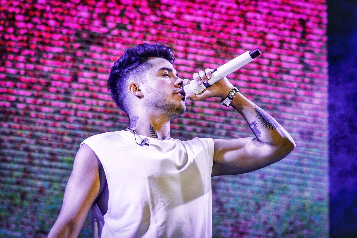 marlemconm's tweet photo. Mejor tarde que nunca 😹😹😹

Aquí están mis fotos de #MarioBautista del sábado pasado en el #HellowVibes 🎶 #Bautister https://t.co/DAEuRFLgtT