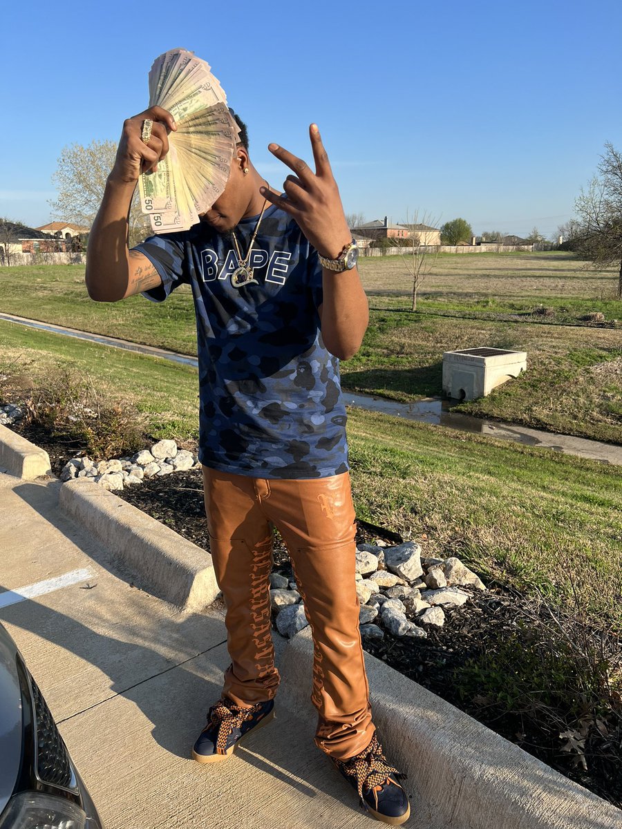 Campaign_Caam's tweet photo. Niggas Know I’m B I G  DAAWWG 🐺 ..No Sandlot‼️ #BIGDON🕊💙 #FASTLiFE🤙🏽 #ADDITUP💰 YOUNG NIGGA https://t.co/LHZyWAuqUh