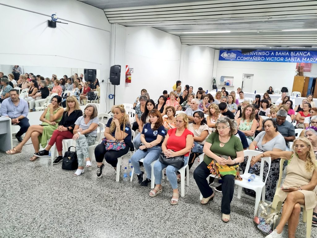#prensa  Hoy  Gisela Marziotta presento si libro Las Primeras                     (Mujeres Que Hicieron Historia) #Mujeres