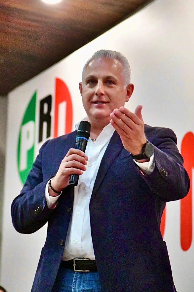 RomanCepeda's tweet photo. El mayor de los éxitos para mi amigo Raúl Garza del Valle, a quien tomé protesta como presidente de la Asociación Nacional de la Unidad Revolucionaria Filial Torreón, así como a los integrantes del comité municipal que asumen con compromiso y responsabilidad esta encomienda. https://t.co/Uc7D56qqbN