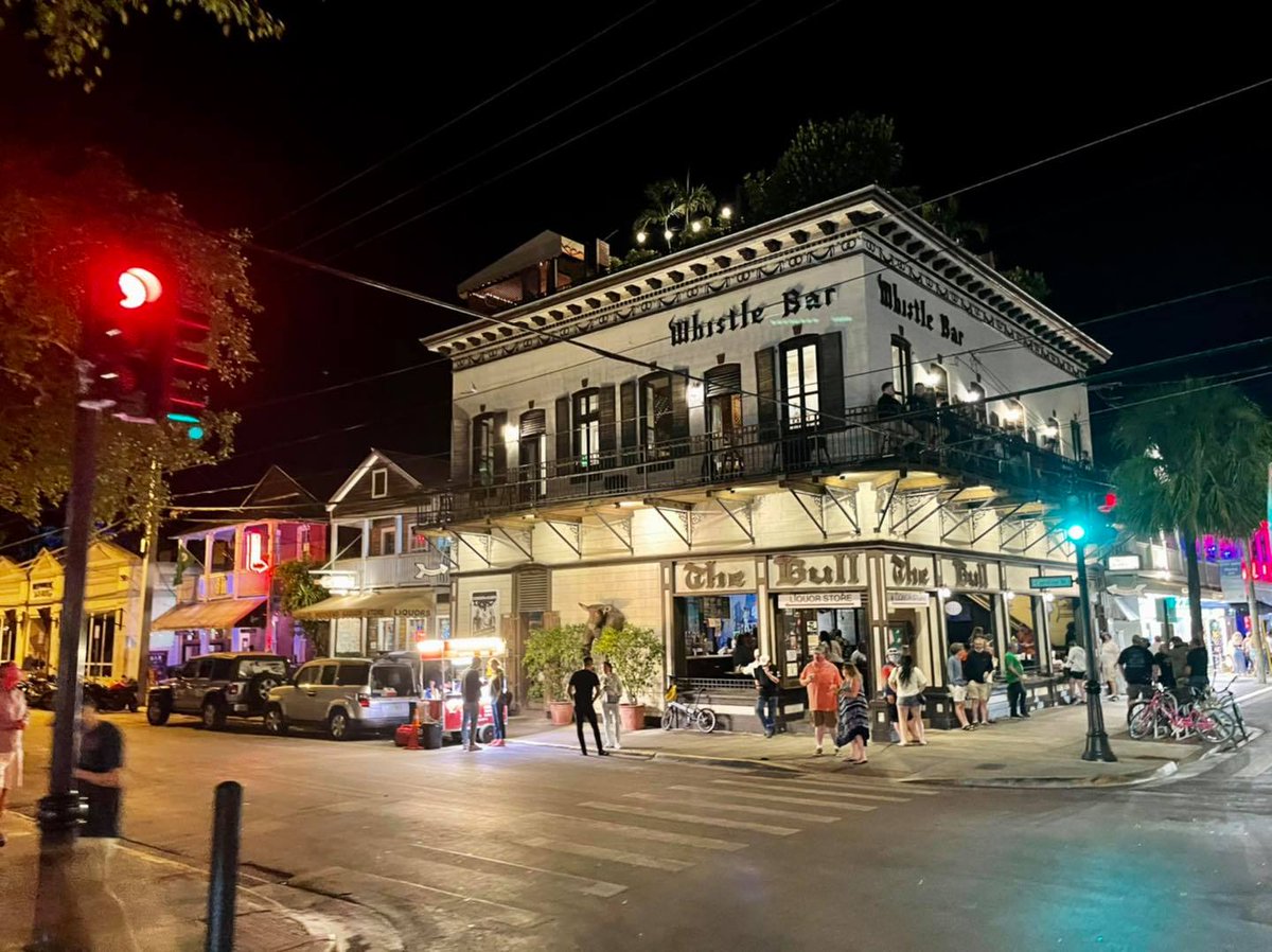 divergenttravel's tweet photo. Ohhhhh the historic ghost tales that Key West beholds.
AD: Don't let your vacation turn into one of those horror stories. Always travel protected with @AllianzTravelUS #partnership
#SimplytheKeys #LoveFl #AdventureTravel #Travel #Ghost #TravelHappy https://t.co/N1oIa8KoO7