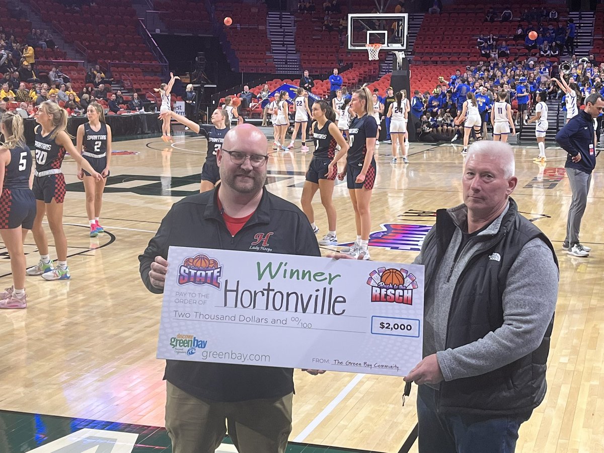 Fit2ThinkGreat's tweet photo. Win #RushToTheResch β
Thanks to Mr. Woz for helping sell tickets all week! #TheVille #AmazingThingsHappenHere https://t.co/9LXugtxO0f