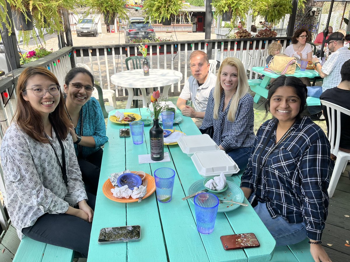 MYZoey4's tweet photo. Time flies so fast… In the past two months, I have been rotating in Dr. Kendra Carmon’s lab identifying small molecule inhibitors and antibody-drug conjugates targeting GPR56 and its signaling. I am so glad to get to know these wonderful people and work together with them! https://t.co/jGgRUN1vFm