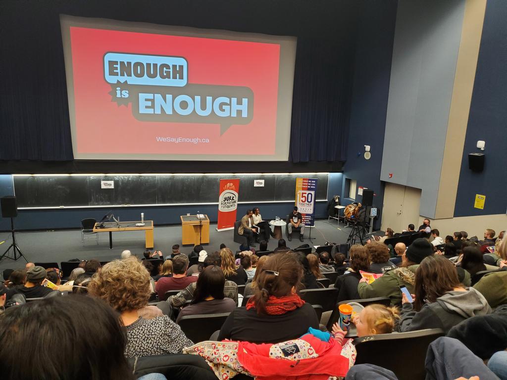 Chris Smalls, 'there is no calvary. politicians aren't gonna come and save us. That's our work'

A great encapsulation of rank and file/ bottom up approach to organizing.

#EnoughisEnoughON #JusticeforWorkers