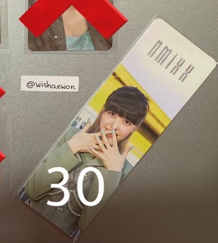 wishaewon's tweet photo. alguém tem interesse em trocar comigo esse marcador de página da lily pelo da haewon? https://t.co/nsZzDMIXaP
