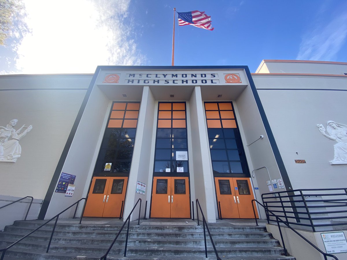 Appreciate Coach Peters <a href="/mackhouse86/">coach peters</a> for the hospitality &amp; taking the time to talk about their prospects🤝
<a href="/ttherzog/">Coach Trent Herzog</a> <a href="/JReyes_NP/">Jordan Reyes</a> <a href="/GHoward_Scout/">Gary Howard -Scout</a> @MackhouseFb