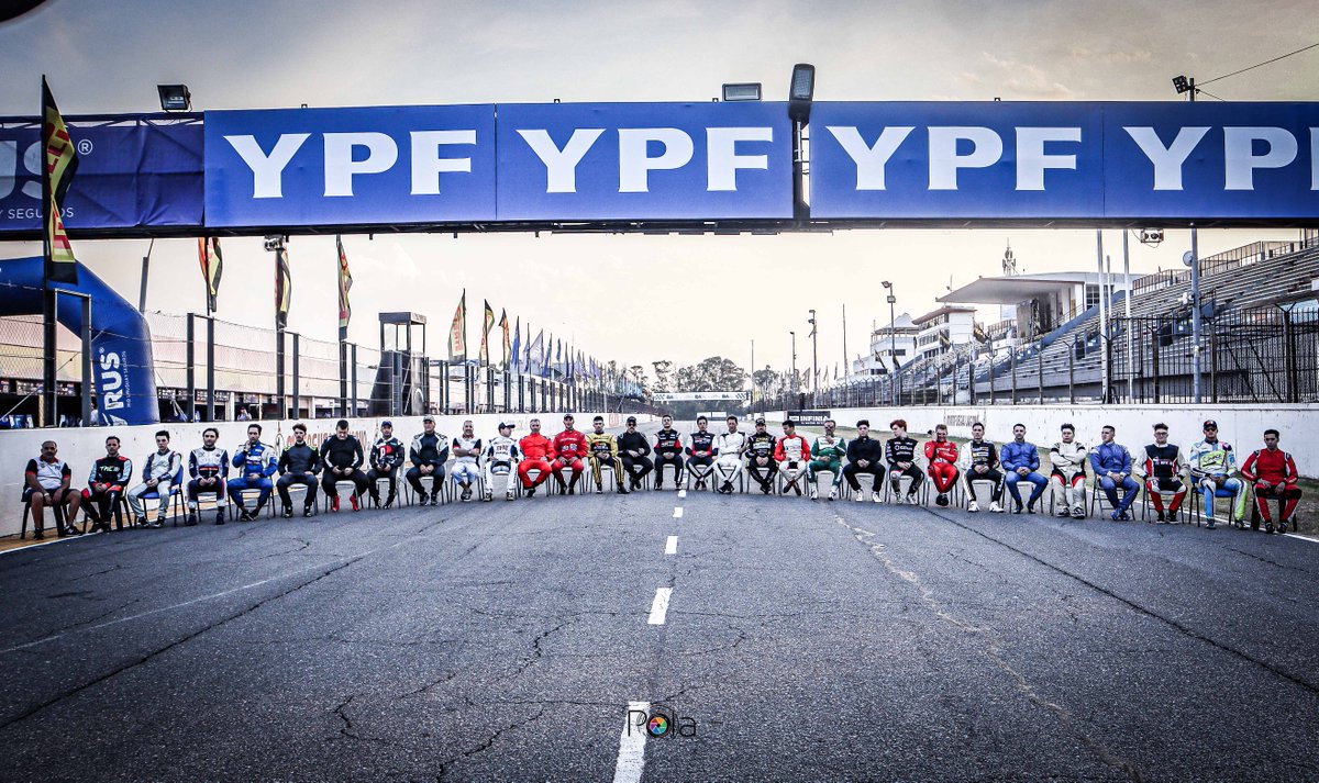 #TRBuenosAires El Coliseo abrió sus puertas para que el <a href="/TopRaceOk/">Top Race</a> levante el telón.

Viernes de prubeas libres en Buenos Aires!

📸 <a href="/DamianBarisch/">Damian Barischpolski</a>