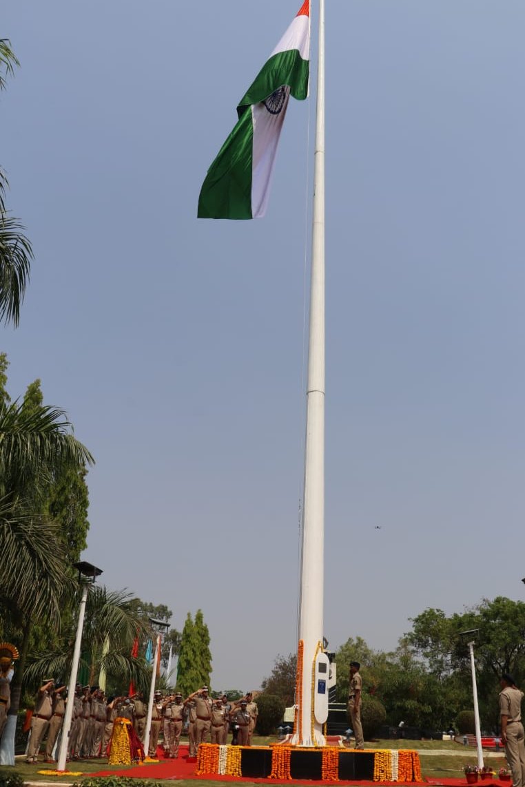 CISFHQrs's tweet photo. CISF is celebrating 53 years of glorious service to the nation. DG #CISF Sh. Sheel Vardhan Singh dedicated High Mast National Flag  to the nation on 10th March 2023  to mark the 54th Raising Day @ NISA Hyderabad. https://t.co/duTZu1y06o