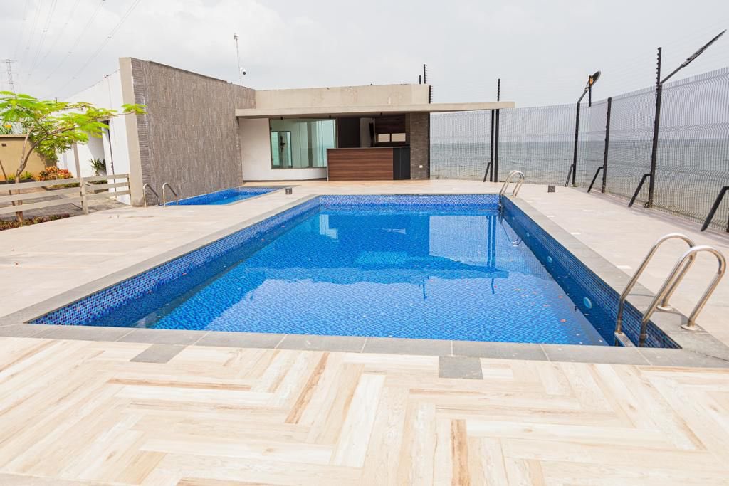 Say hello to our newest Homely in Banana Island. 

Enjoy the perfect stay in this 2 bedroom fully-serviced apartment located in a safe and serene area. Includes a swimming pools adults and kids. 

#homely #travel #hospitality #shortletapartments #shortletlagos