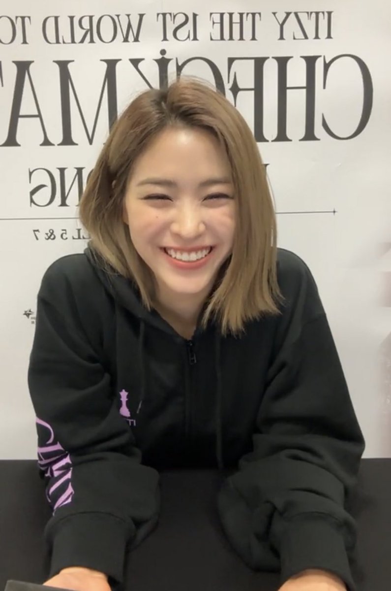 yeji is the reason ryujin’s smiling like this