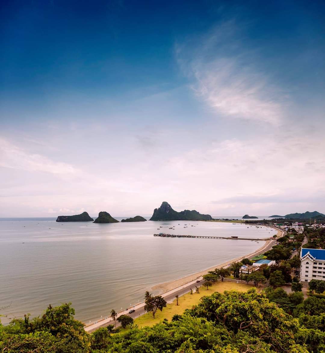 getroute2022's tweet photo. Chill Day : ) กับ #เขาช่องกระจก #เมืองสามอ่าว : ) จุดขมวิวสวยสุดแห่งเมือง #ประจวบคีรีขันธ์
...
#GetRoute #TravelRouteSetter #GetRouteClub #RouteSetter #รีวิวท่องเที่ยว #สร้างเส้นทางท่องเที่ยว #การรับรู้เป็นประสบการณ์จริงด้วยการเดินทาง #Thailand
...
https://t.co/kNqv8nyBZz https://t.co/cobcT4uLpu