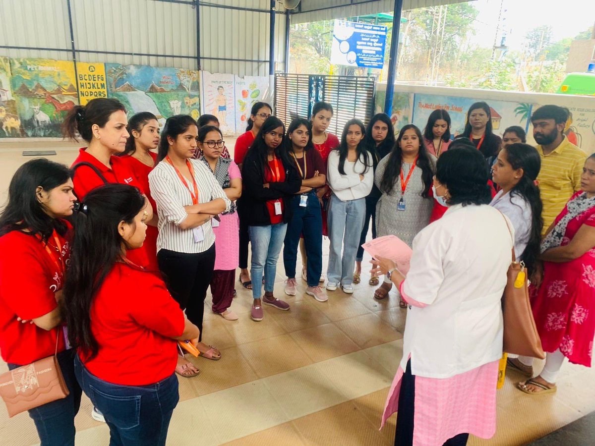 smilefoundation's tweet image. &apos;Together, we can do so much.&apos;
Thank you Wells Fargo Team for joining us in conducting an awareness session and screening for breast cancer in Darghamahal, Bengaluru. 
Visit smilefoundationindia.org/smile_on_wheel… to know more.

#HealthCannotWait #SmileOnWheels #handwashing