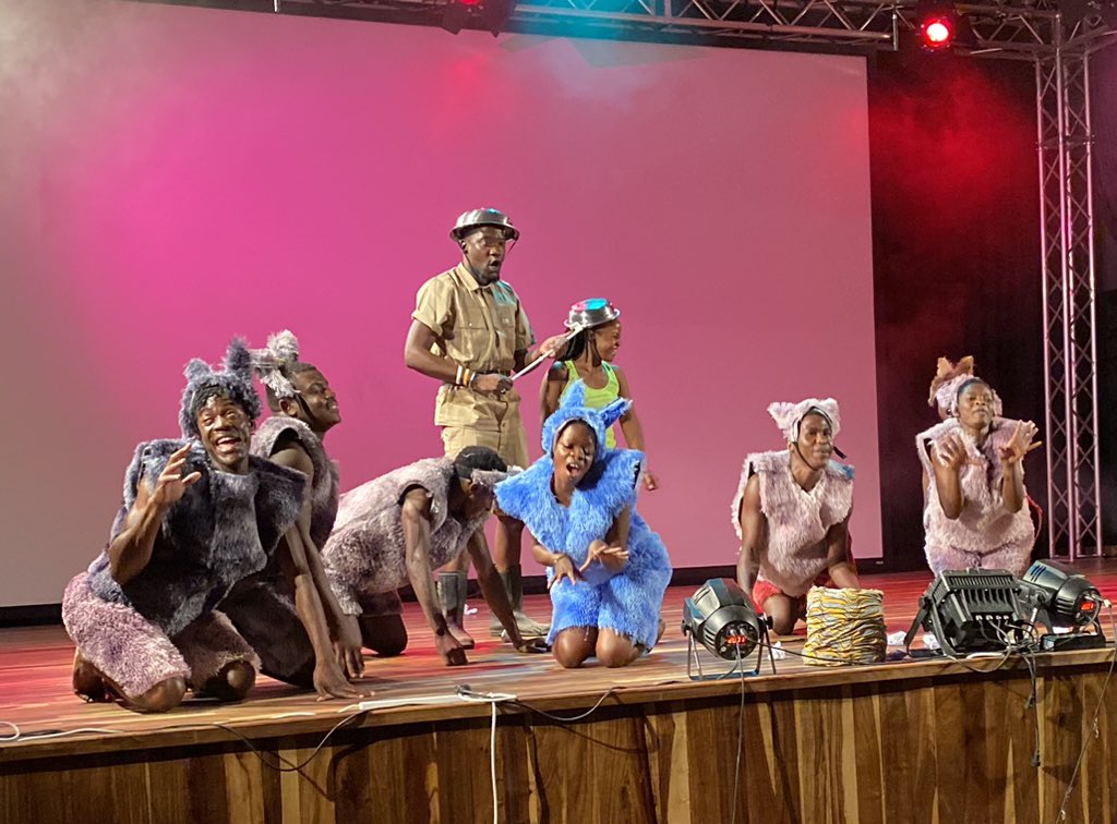 SweAmbZam's tweet photo. Thank you soo much for an amazing show last night! 🚀👩🏿‍🚀

I believe. 

@BarefeetTheatre #AFRONAUTS
#SweZam🇸🇪🇿🇲 https://t.co/PDUTTsBiEN