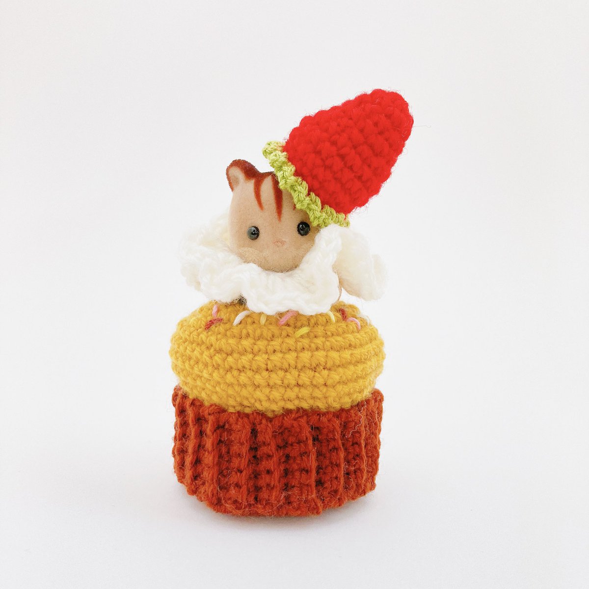 masaru_Handmade's tweet photo. inカップケーキ

#あみぐるみ　#シルバニア　#かぎ針あみ https://t.co/IdAOkcdDNq