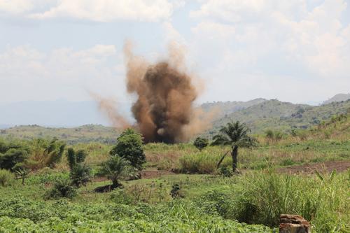 Sentinellenow's tweet photo. Axé #Mushaki, #KINGI, #Malehe,

Ce 11 mars 2023 à 06h35
La coalition des forces fidèles à Kinshasa a repris ses offensives, à l’artillerie, lourde contre les positions du M23 dans les villages de Mushaki, Kingi, Malehe... Ces actes sont une violation flagrante du cessez-le-feu https://t.co/sim5aLoctV